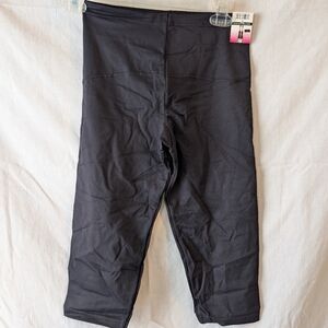 Maidenform Skinny Capri Legging by Maidenform Size Small